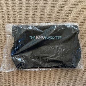 NEW Taylor Swift 1989 tour messenger bag
